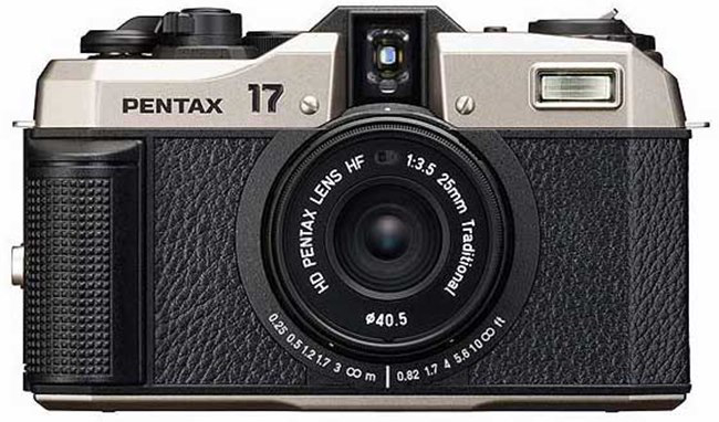 リコー、フィルムカメラ「PENTAX 17」の画像